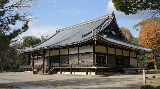 【大阪城公园】(约70分钟车程,停留约40分钟)日本三大名城之首,为幕府